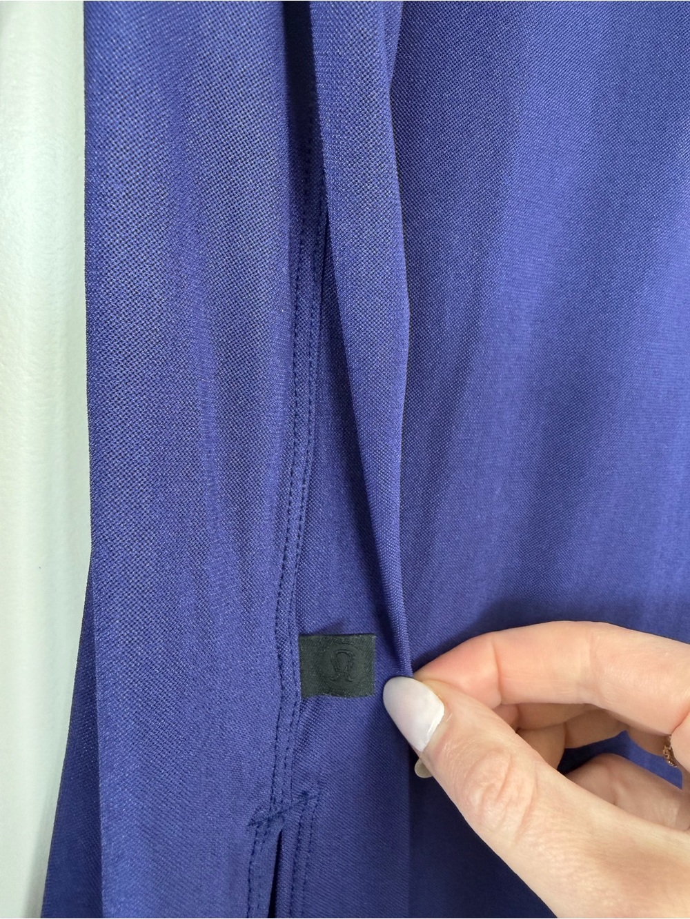 Lululemon Performance Shirt - Large - Picture 2 of 8